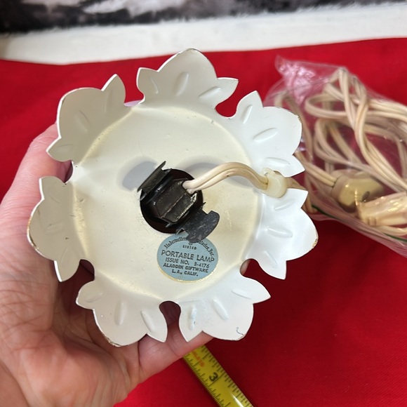 Vintage Aladdin Giftware Baby On Flower Nightlite - Picture 5 of 5